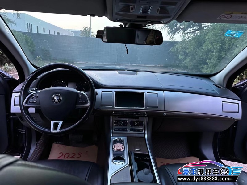 15年捷豹XF轿车抵押车出售