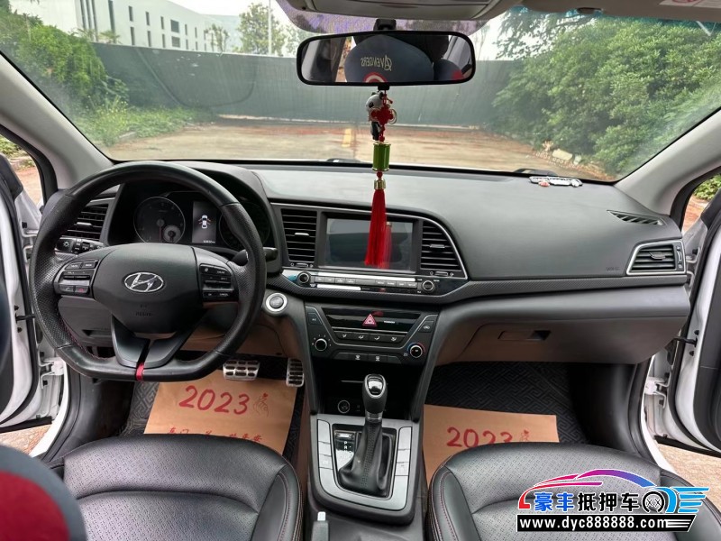 18年现代领动轿车抵押车出售