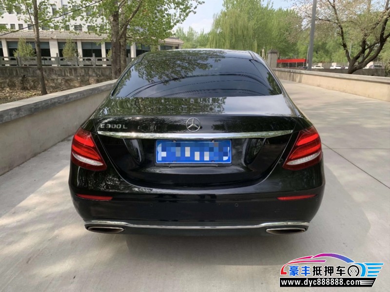 18年奔驰E轿车抵押车出售