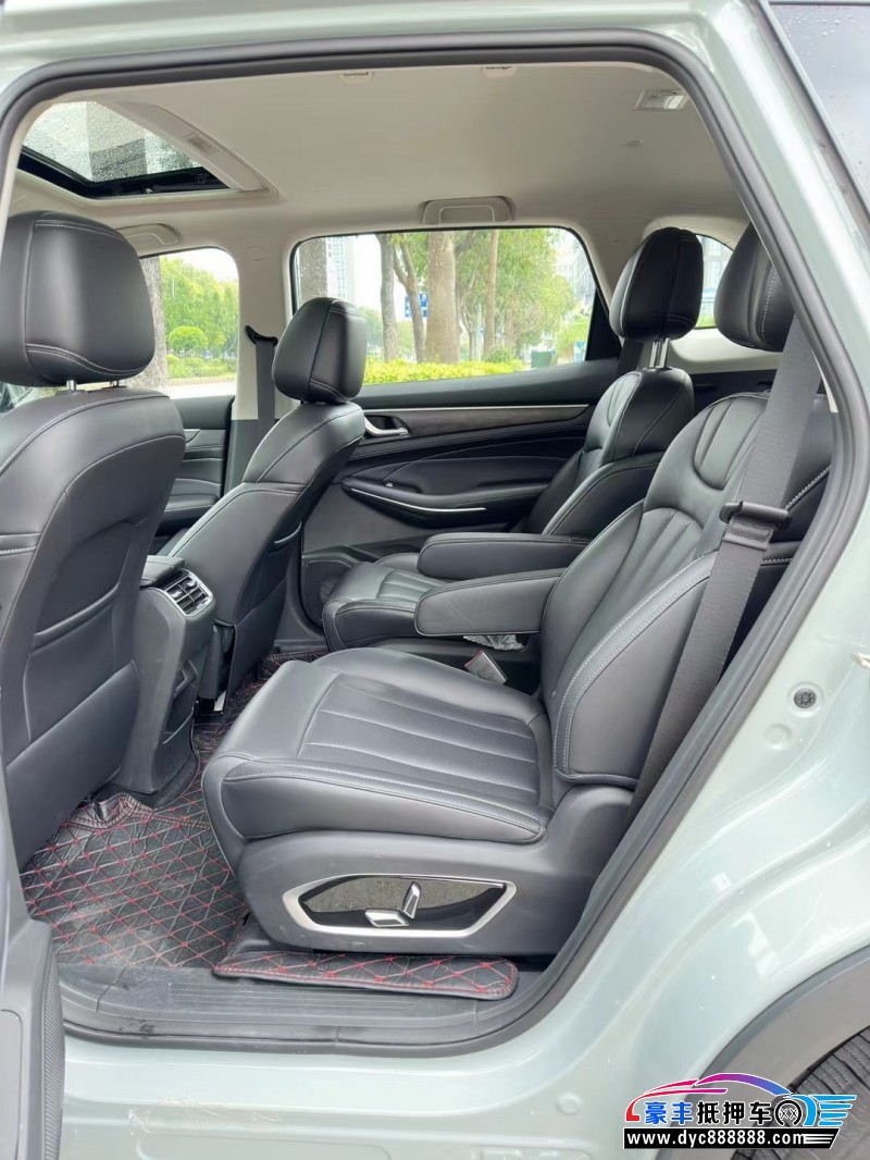 22年东风风光580轿车抵押车出售