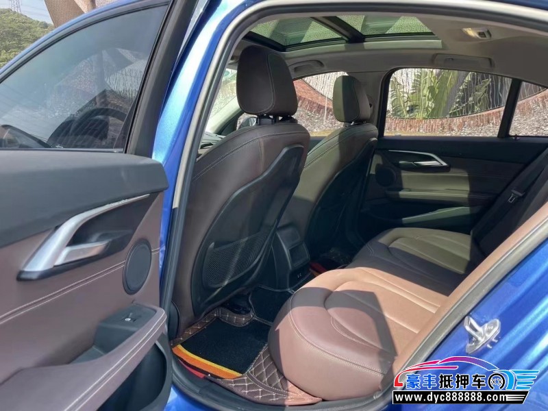 20年宝马1系轿车抵押车出售