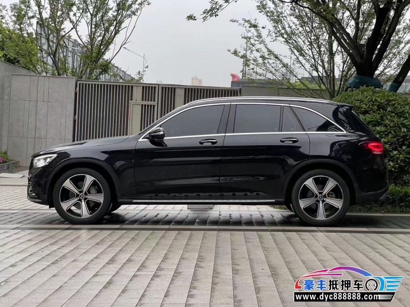 20年奔驰GLC轿车抵押车出售