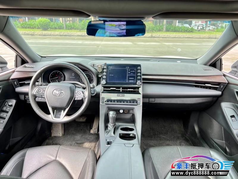 20年丰田亚洲龙轿车抵押车出售