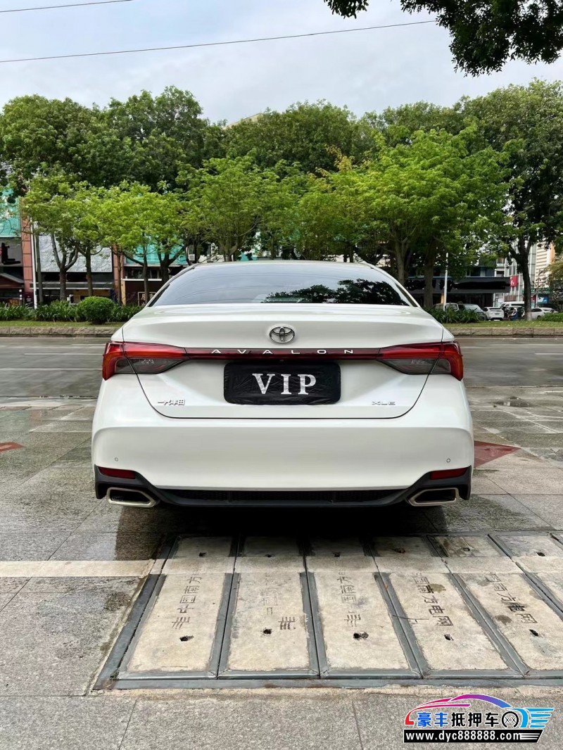 20年丰田亚洲龙轿车抵押车出售