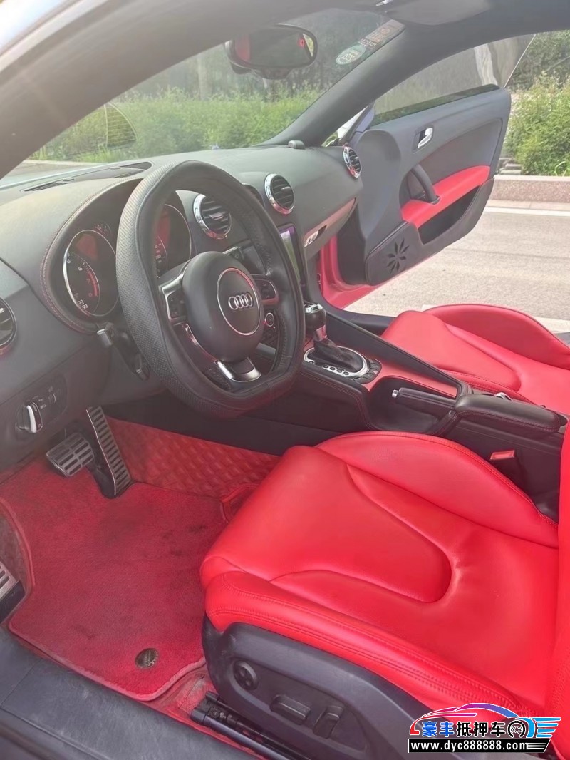 13年奥迪TT轿车抵押车出售