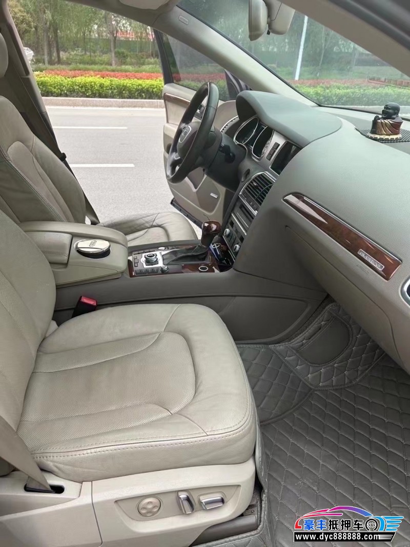 12年奥迪Q7轿车抵押车出售