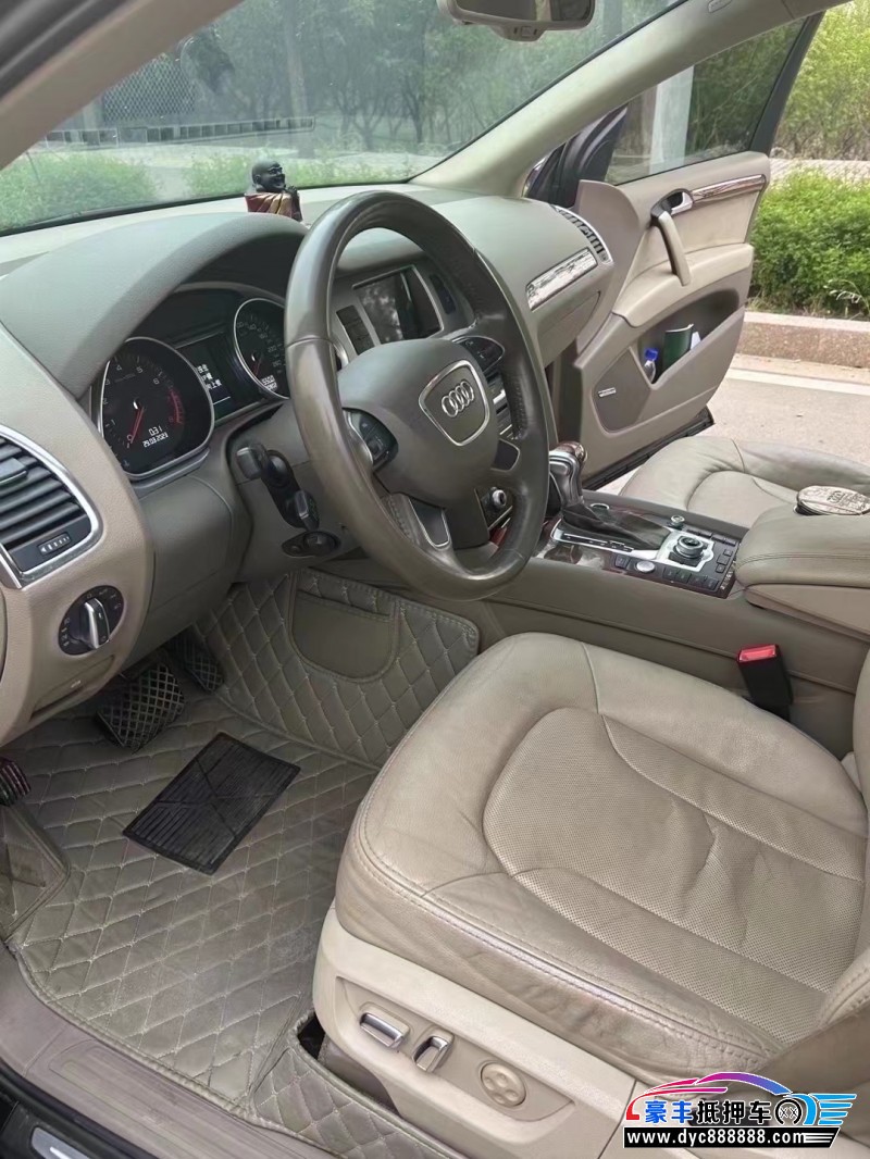 12年奥迪Q7轿车抵押车出售