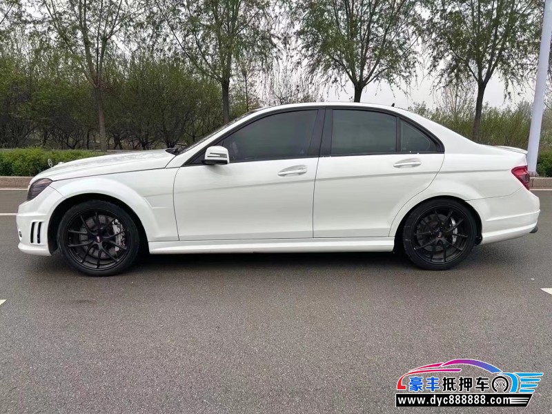 12年奔驰C级轿车抵押车出售