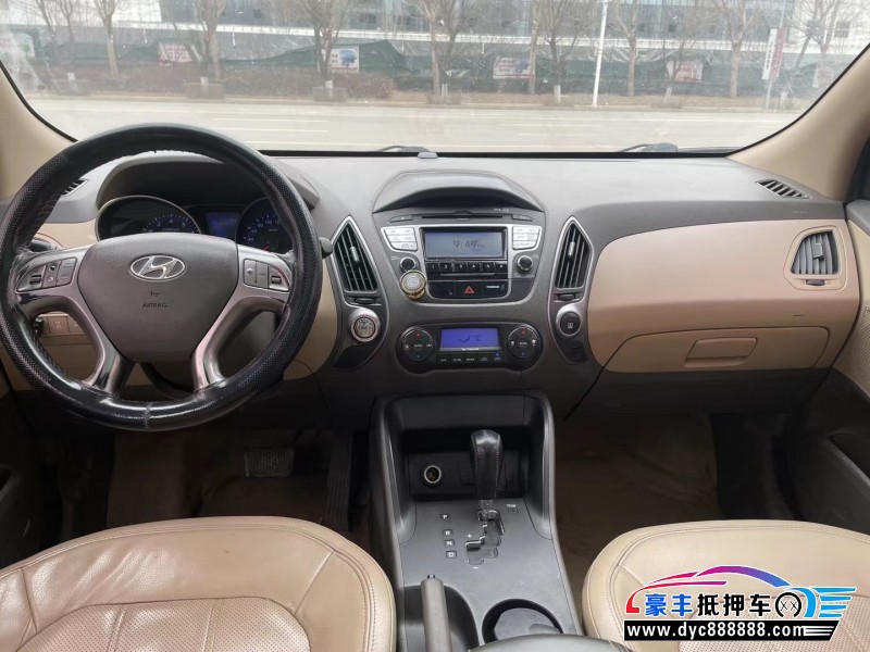 10年现代ix35轿车抵押车出售