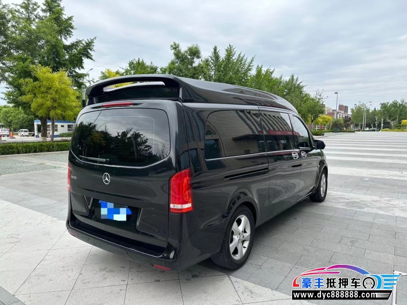 17年奔驰威霆轿车抵押车出售