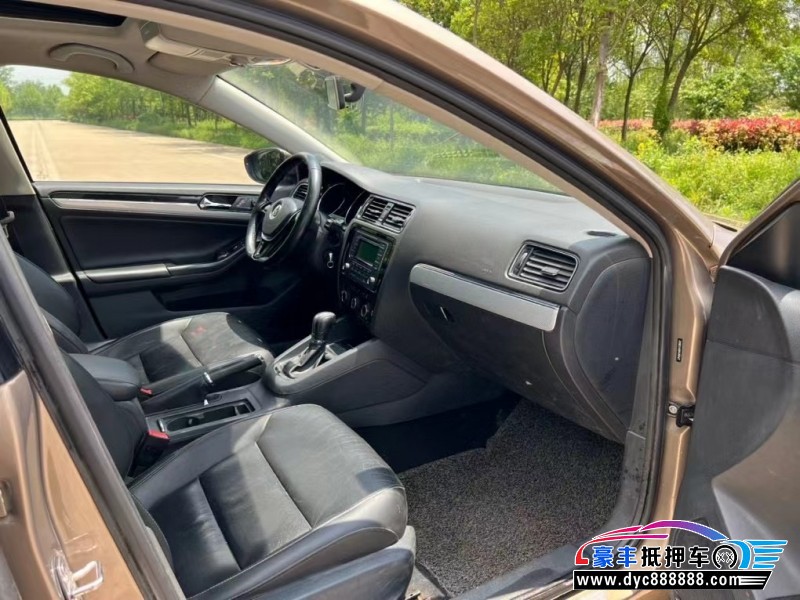 15年大众速腾轿车抵押车出售