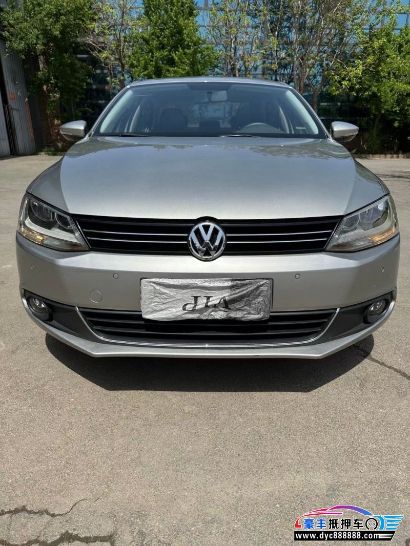 14年大众速腾轿车抵押车出售