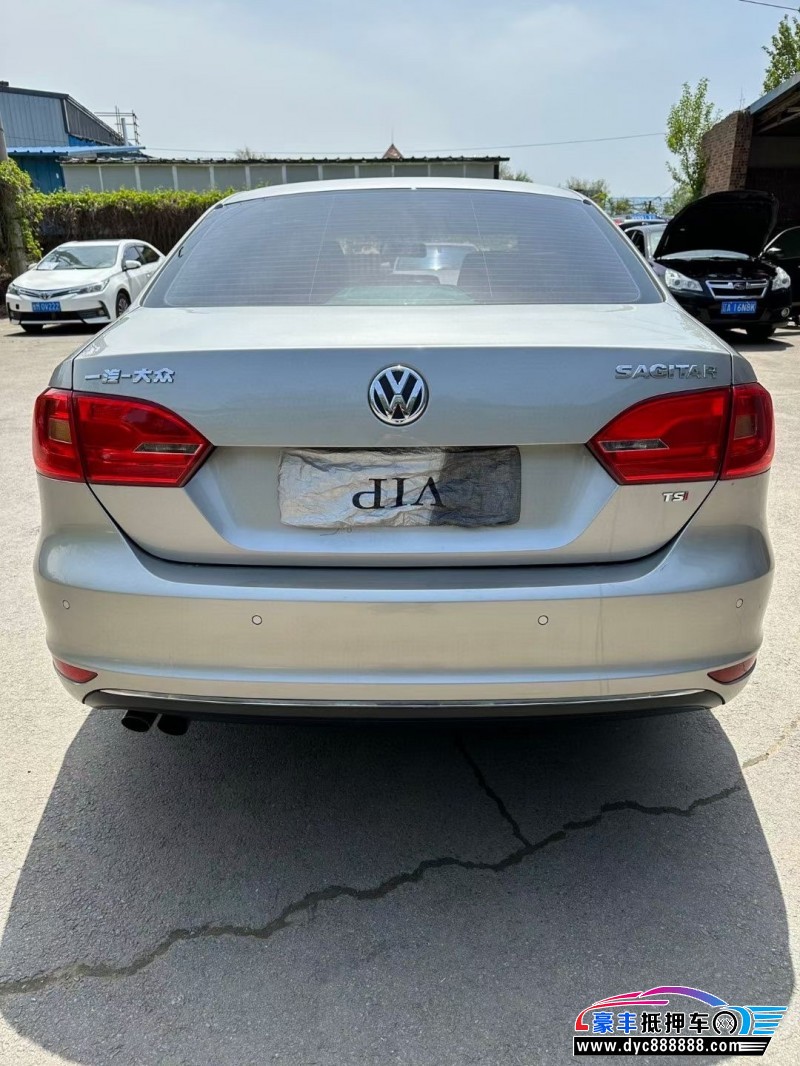 14年大众速腾轿车抵押车出售