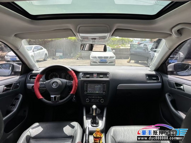 14年大众速腾轿车抵押车出售