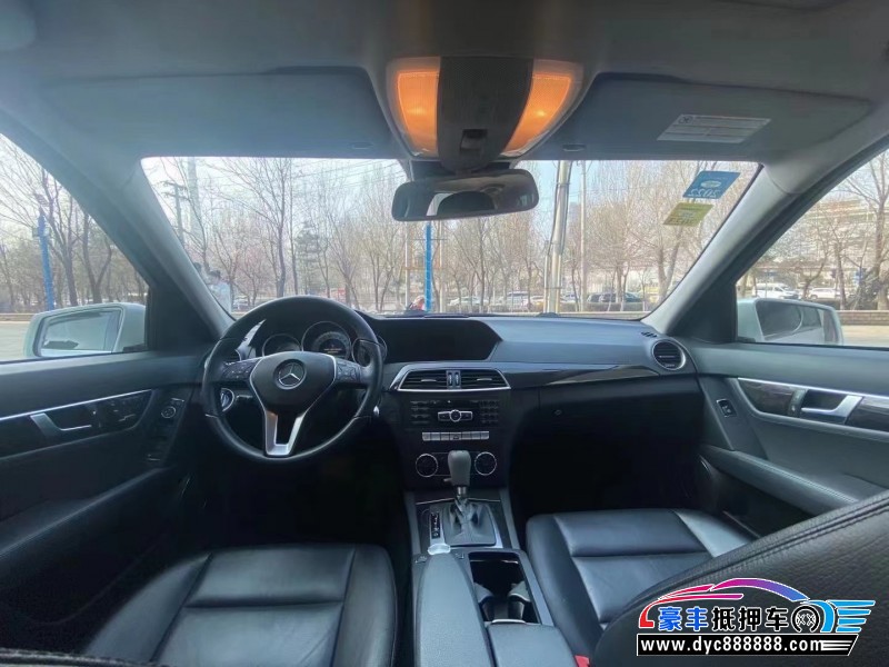 13年奔驰C轿车抵押车出售