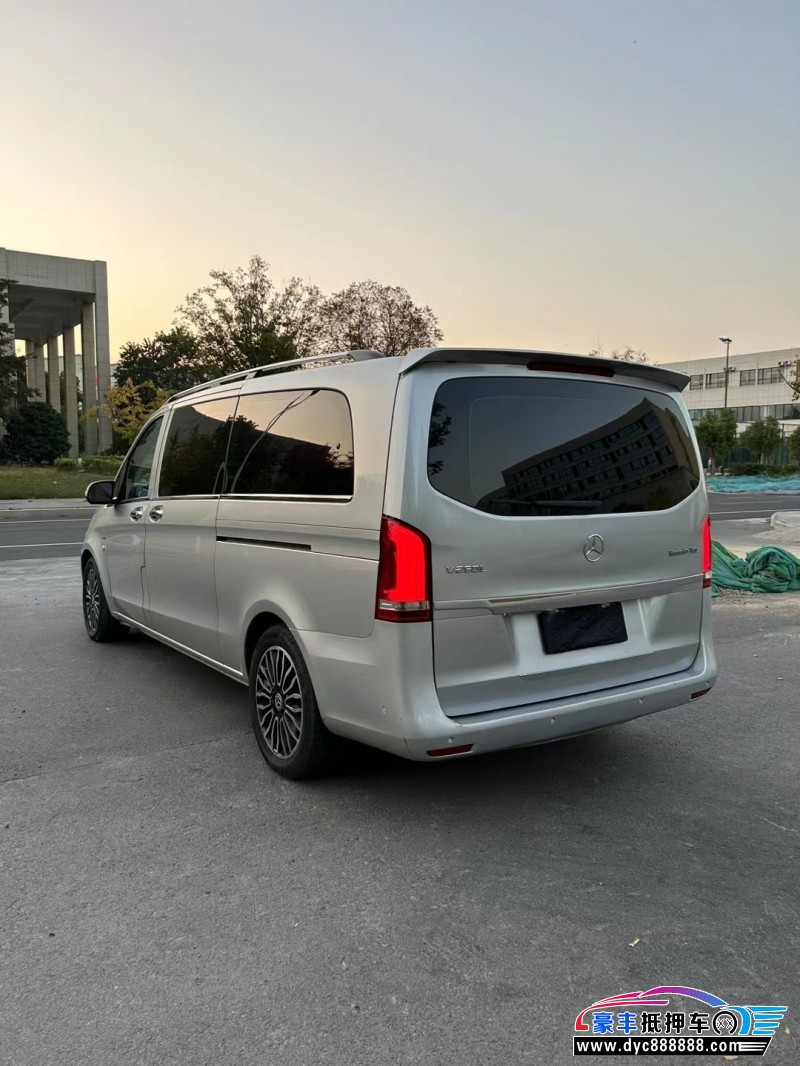 17年奔驰威霆SUV抵押车出售