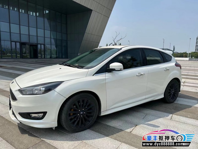 17年福特福克斯轿车抵押车出售