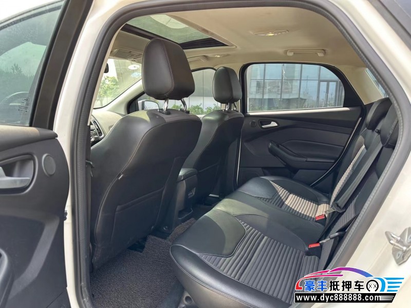 17年福特福克斯轿车抵押车出售