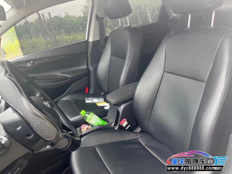 21年现代悦动轿车抵押车出售