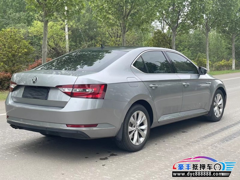 17年斯柯达速派轿车抵押车出售