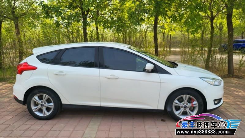 17年福特福克斯轿车抵押车出售