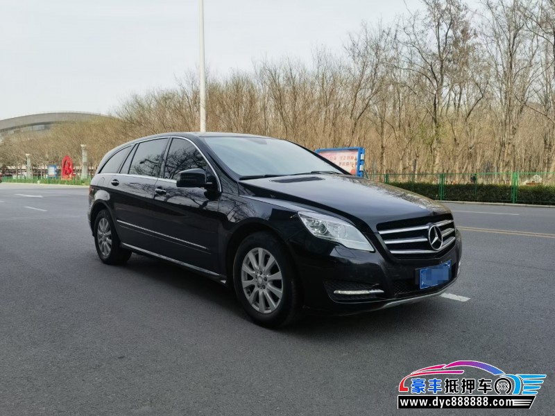 13年奔驰R级轿车抵押车出售