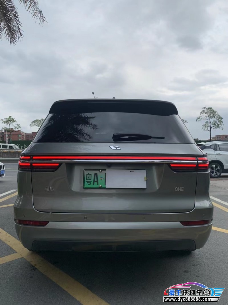 21年理想ONE轿车抵押车出售