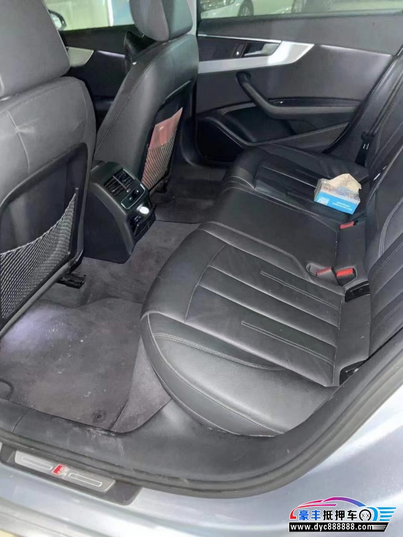 19年奥迪A4轿车抵押车出售