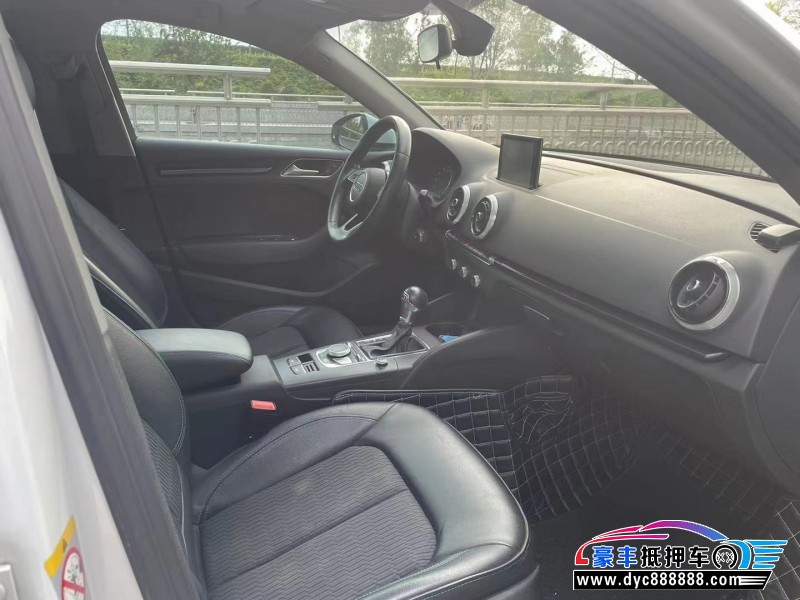 18年奥迪A3轿车抵押车出售