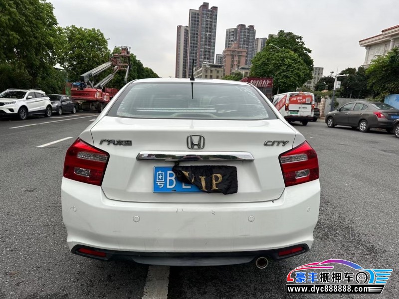 14年本田锋范轿车抵押车出售