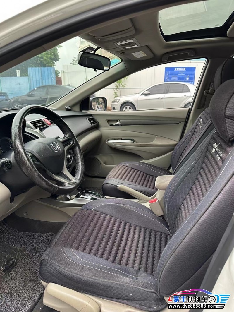 14年本田锋范轿车抵押车出售