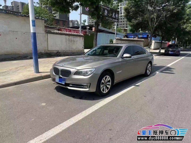 13年宝马7系轿车抵押车出售