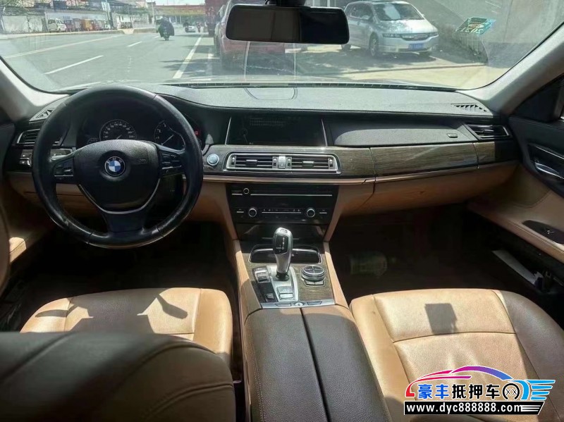 13年宝马7系轿车抵押车出售