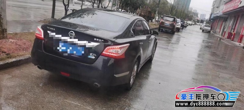 15年日产天籁轿车抵押车出售