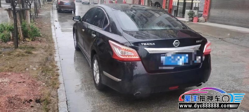 15年日产天籁轿车抵押车出售