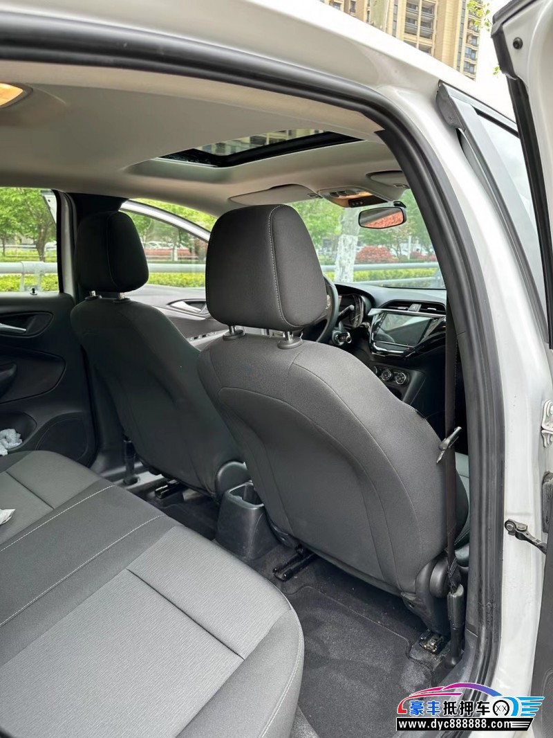 18年别克凯越轿车抵押车出售