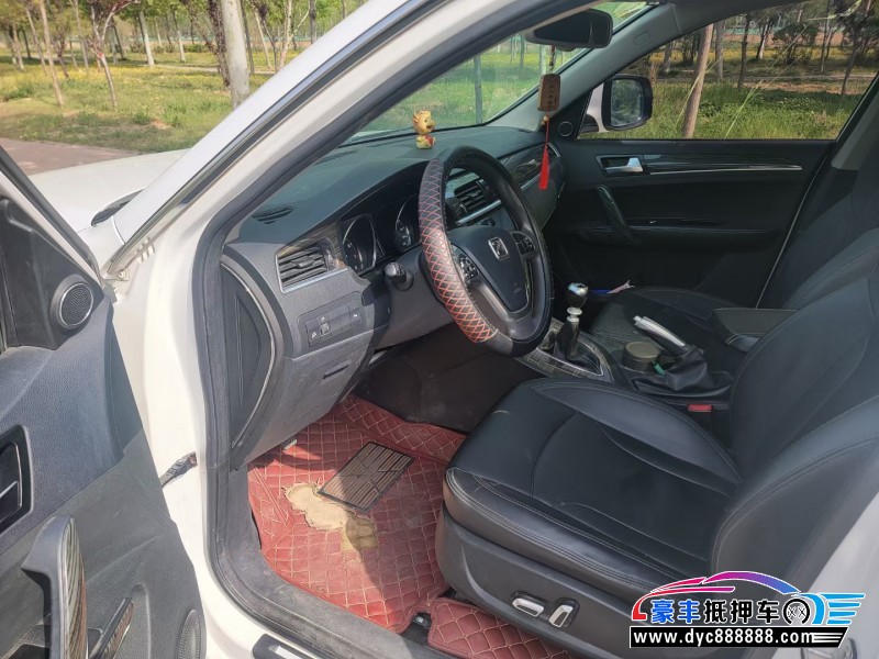 16年众泰T600轿车抵押车出售