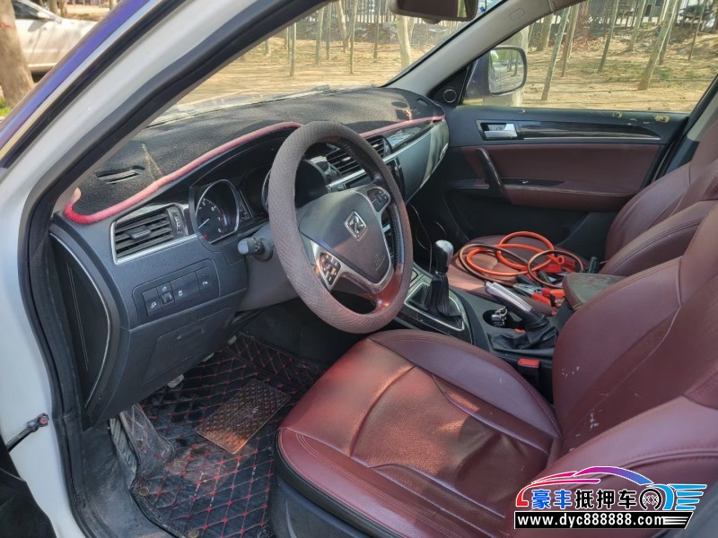 16年众泰T600轿车抵押车出售