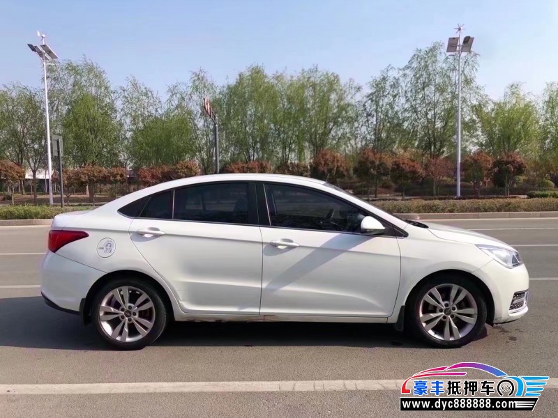 18年奇瑞艾瑞泽5轿车抵押车出售