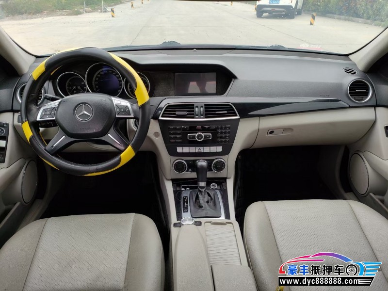 12年奔驰C轿车抵押车出售