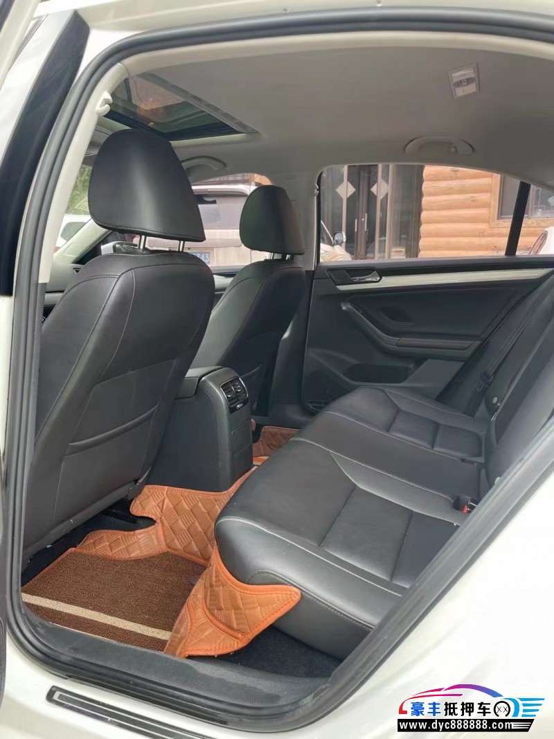 17年大众速腾轿车抵押车出售