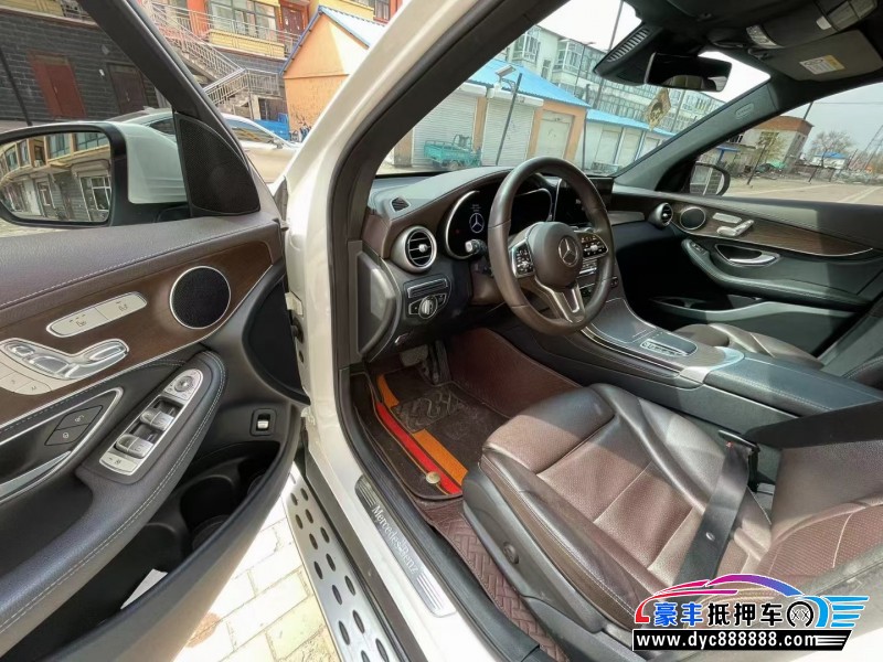 20年奔驰GLC轿车抵押车出售