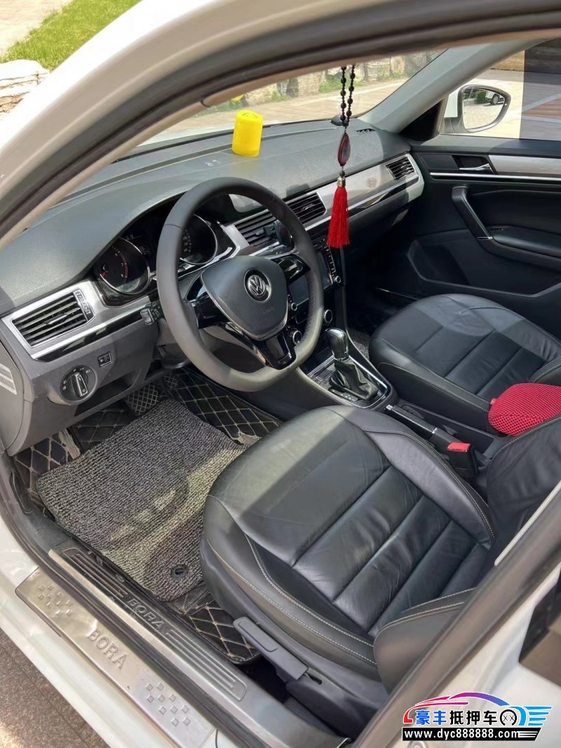 16年大众宝来轿车抵押车出售