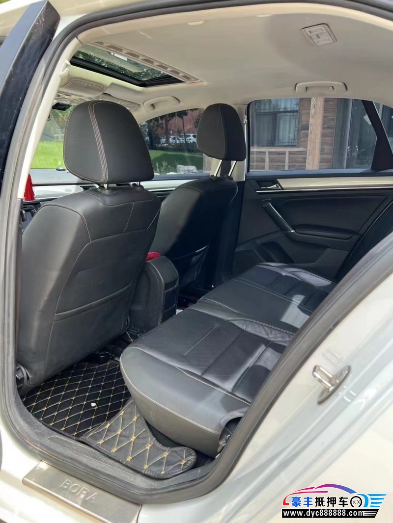 16年大众宝来轿车抵押车出售