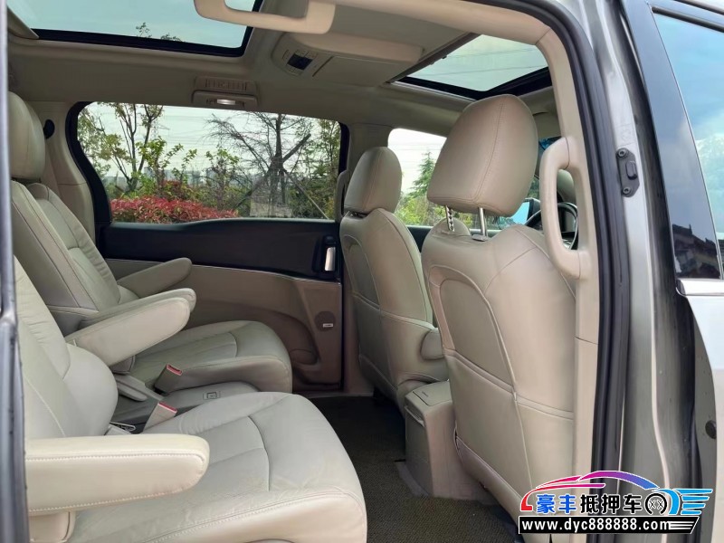 15年别克GL8轿车抵押车出售