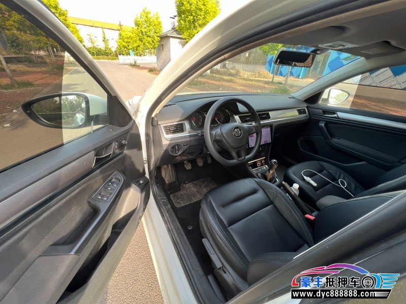 20年大众宝来轿车抵押车出售