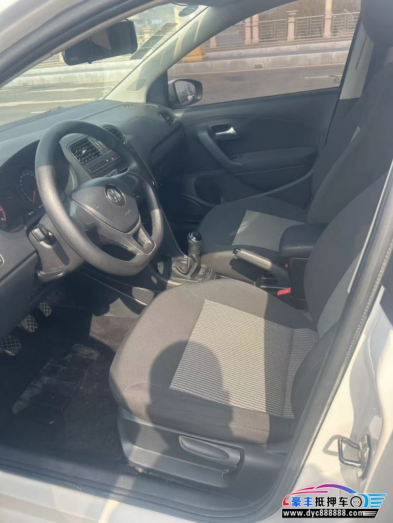 16年大众polo轿车抵押车出售