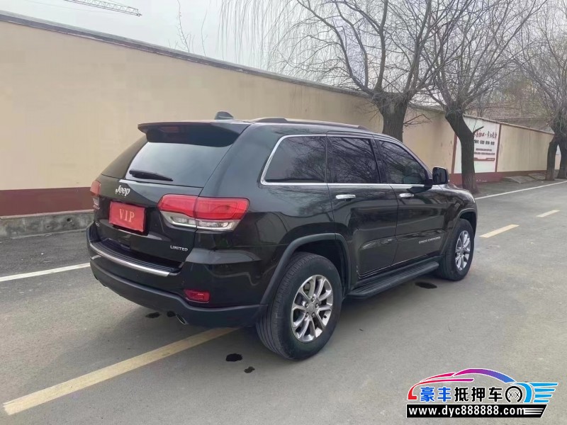 17年Jeep大切诺基轿车抵押车出售