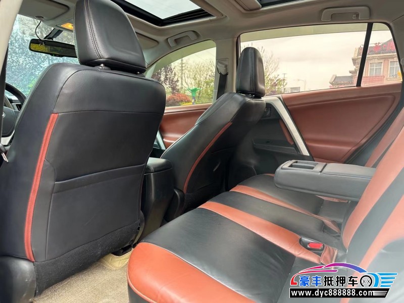 14年丰田RAV4轿车抵押车出售