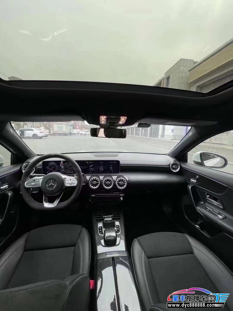 19年奔驰A轿车抵押车出售